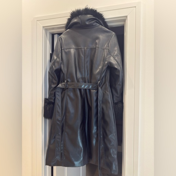 Black Faux Fur Trim Leather Coat size small - Picture 7 of 7
